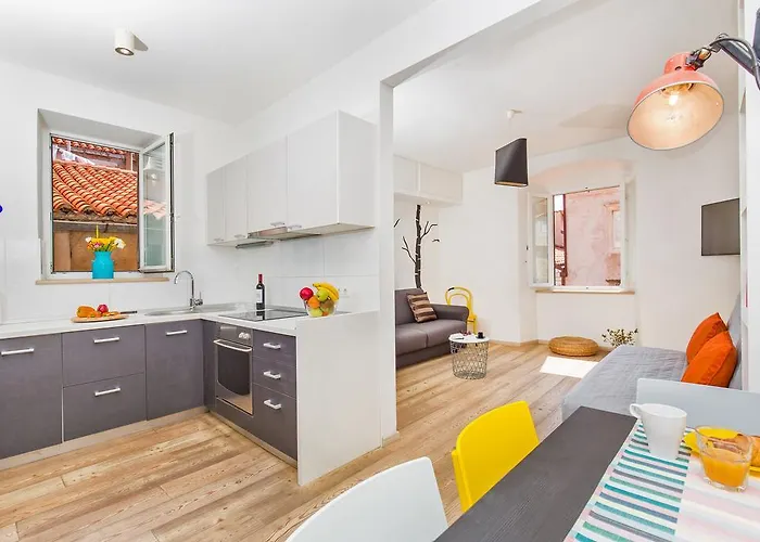 Apartment & Room Joy